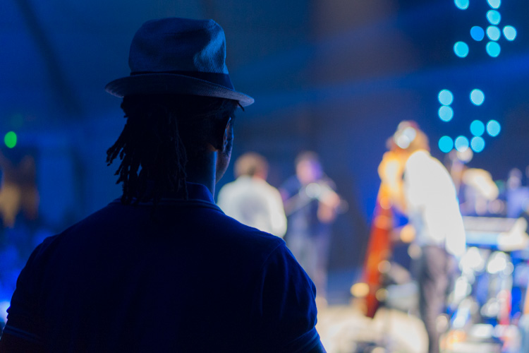 Jazz in Marciac | L'ingénieur du son de Caravan Palace. | © Gilles Vanderstraeten