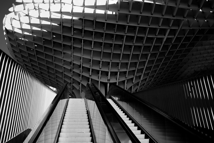 The Metropol Parasol | La plus grande sculpture de bois au monde. Architecte : J.MAYER.H (www.jmayerh.de). | © Gilles Vanderstraeten