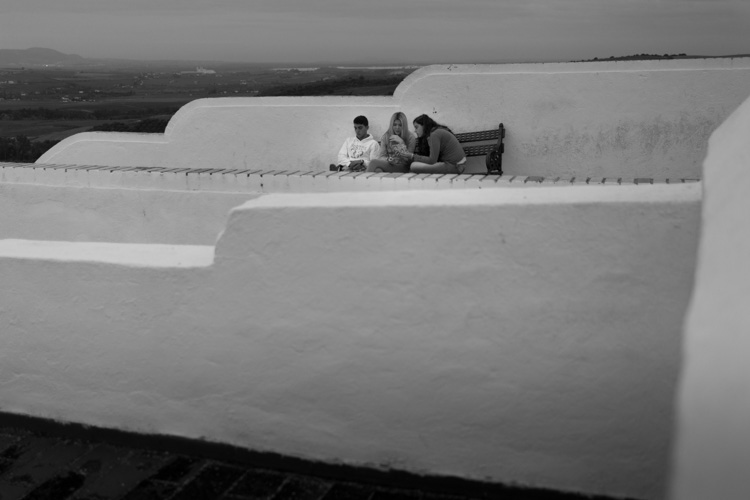 Ados sur un banc | © Gilles Vanderstraeten