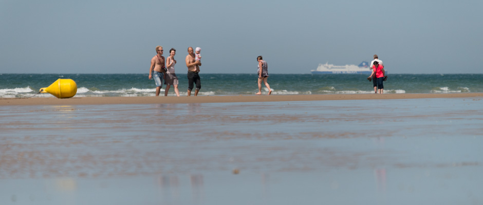 Promeneurs sur la plage de Wissant | © Gilles Vanderstraeten