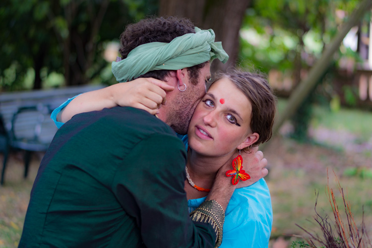 Le baiser | Bollywood à Simorre | © Gilles Vanderstraeten